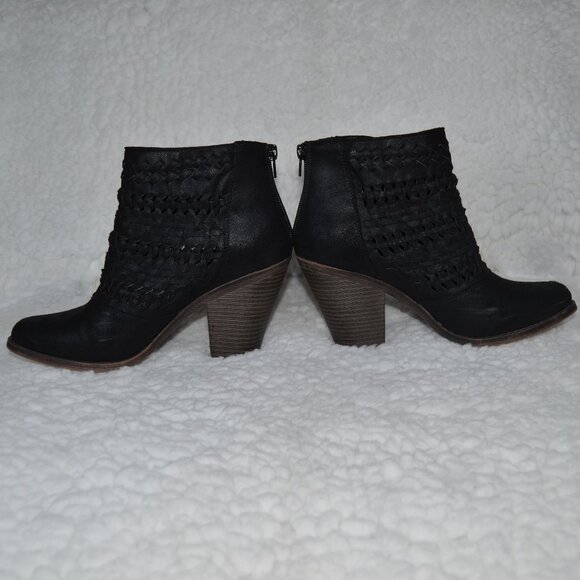Fergalicious Black woven ankle booties, "wanderer" block heel boots 8.5 - Picture 5 of 13